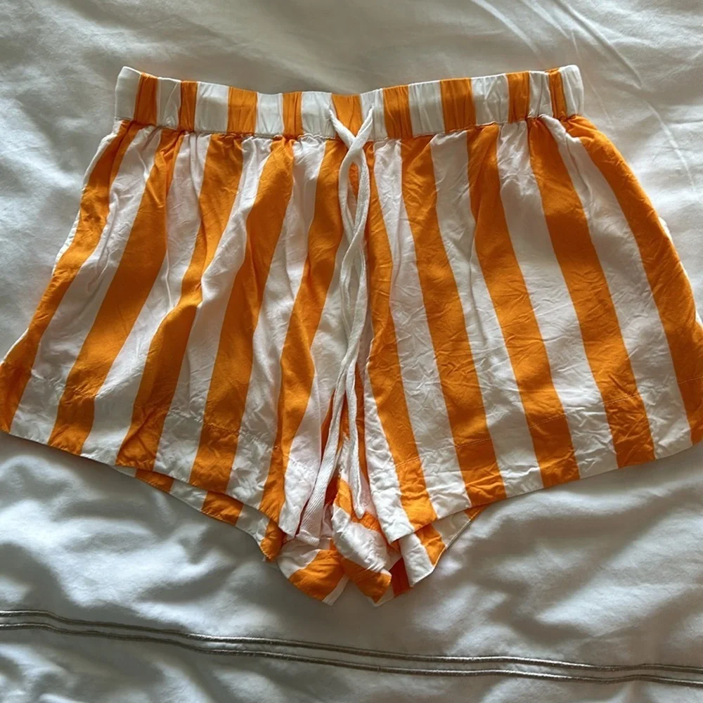 THE GREAT. Striped Orange and White‎ Women's Shorts - Picture 2 of 3